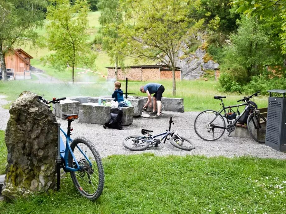 Familienroute Bodensee Rhein Bad Ragaz bis Schaffhausen Fahrradtour Schweiz Feuerstelle Wichenstein Oberriet